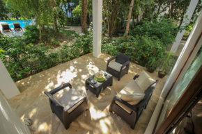 Fantastic Apartment Sensational Private Terrace with Pool View Surrounded by Lush Gardens